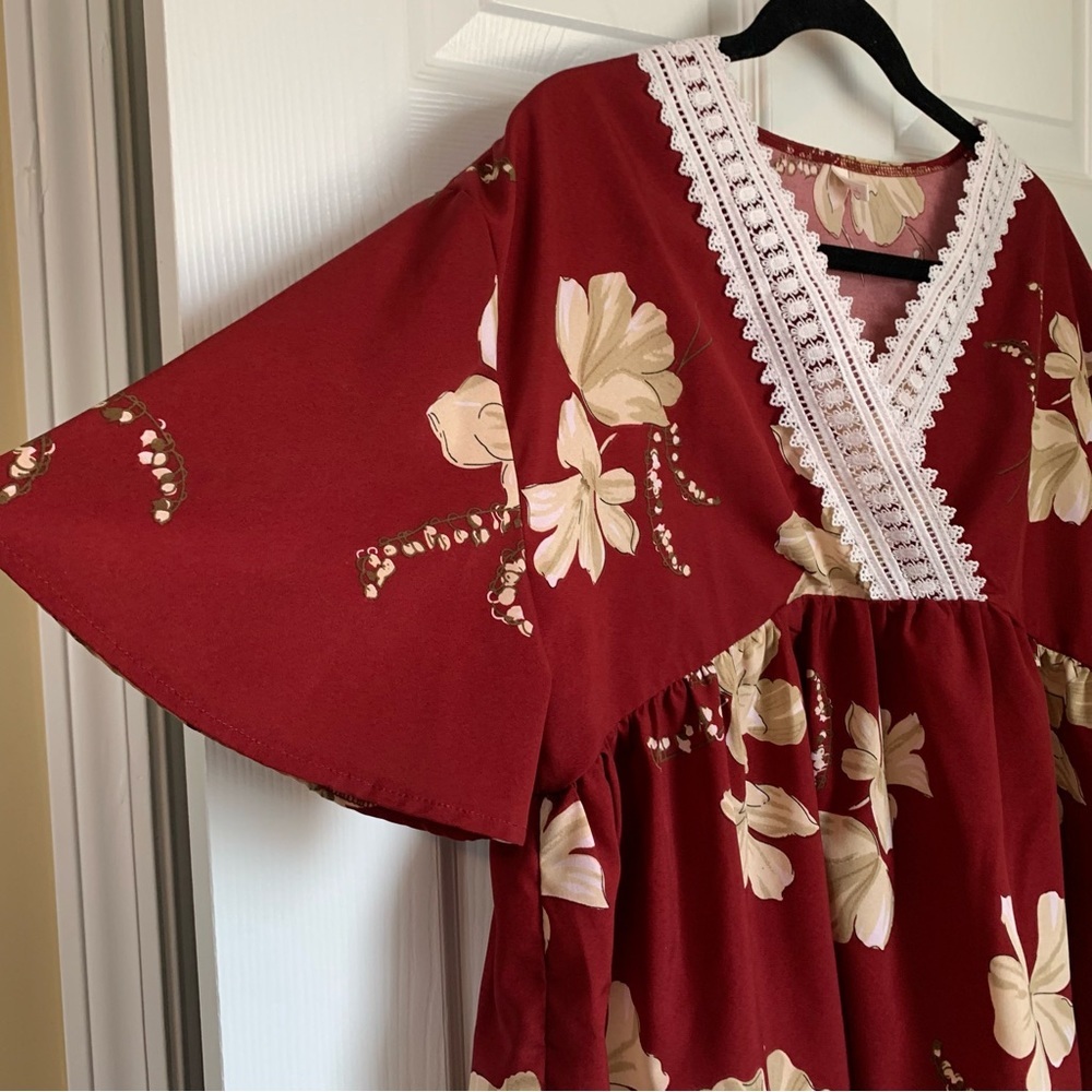 Romwe Burgundy Floral Crochet V-neck Crop Top Blouse, size L🛍️ - Picture 5 of 7